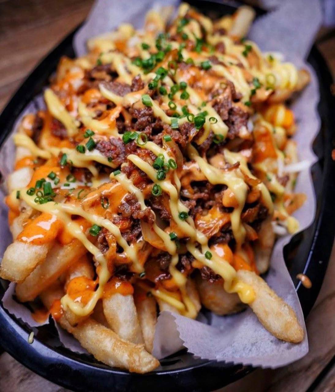 Oasis Shawarma food